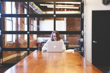 ​​5 reasons why introvert freelancers benefit from invoicing platforms